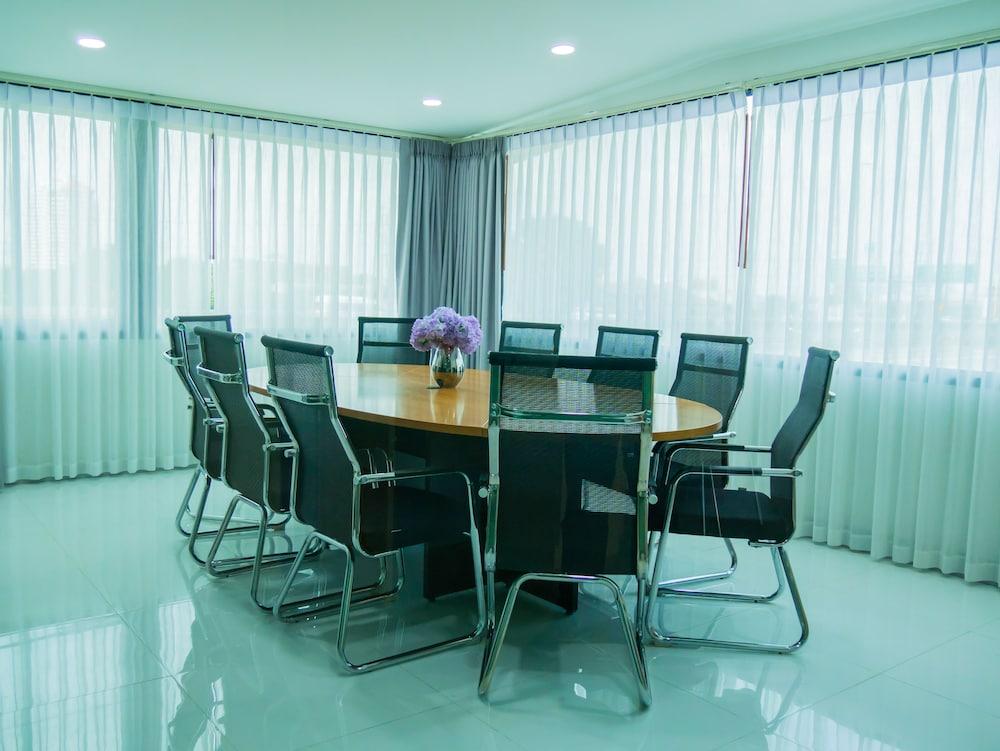 The Kinn Bangkok Extérieur photo