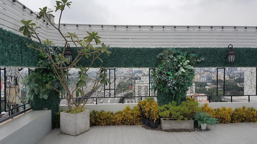 The Kinn Bangkok Extérieur photo