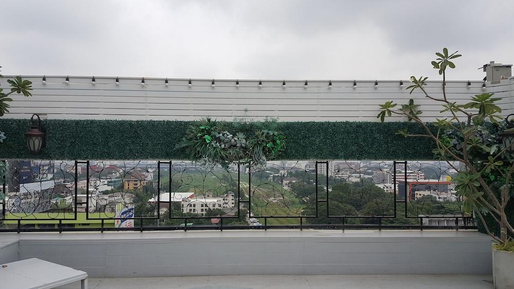 The Kinn Bangkok Extérieur photo